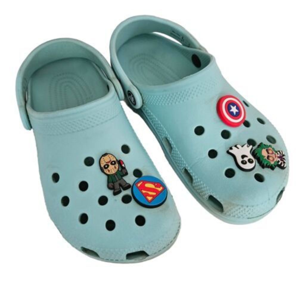 Crocs Clogs Womens 7 Mens 5 Light‎ Blue Teal Slip On Shoes Five Jibbets Charms
